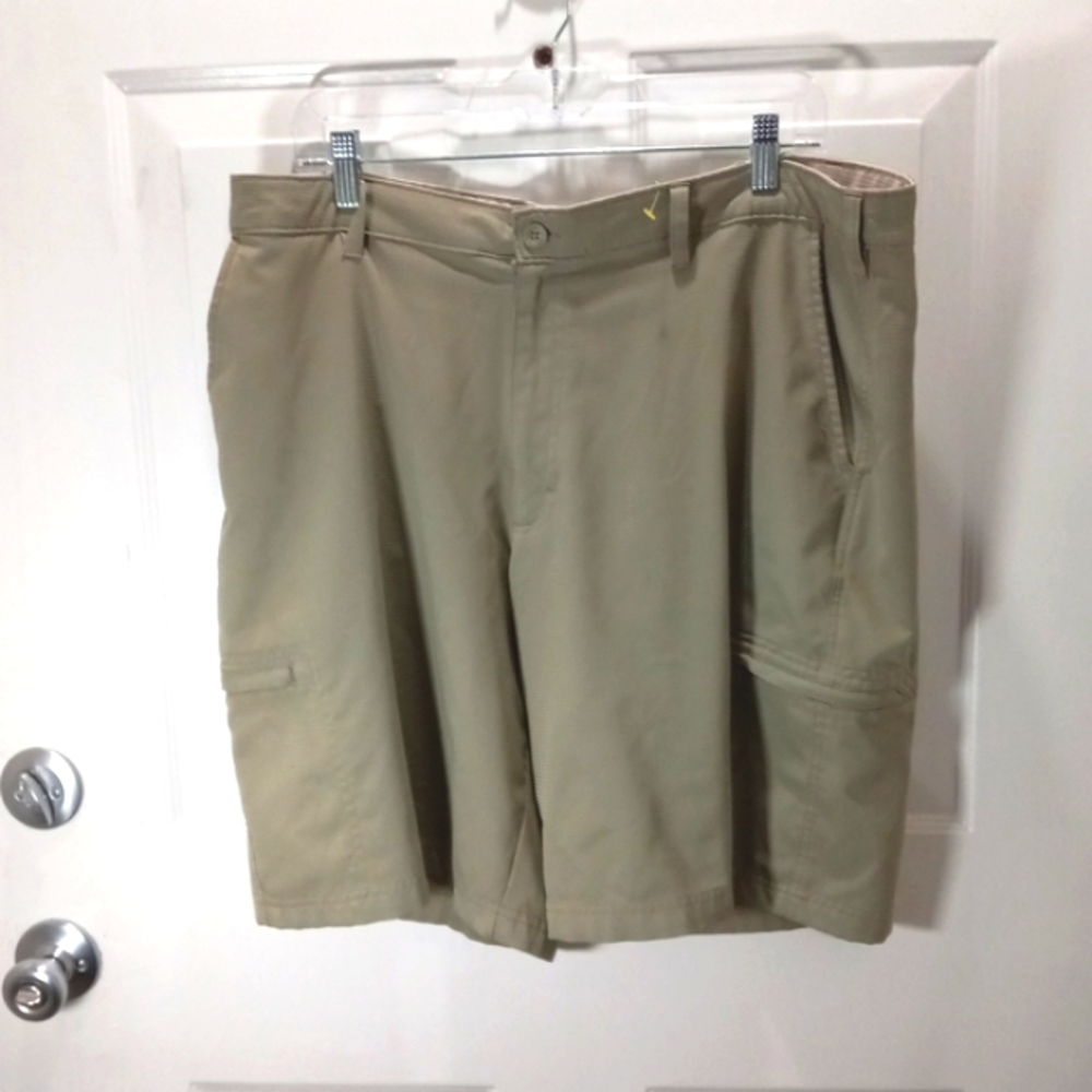 Champion Toupe men's Shorts Size 38, 6 pocket Shorts